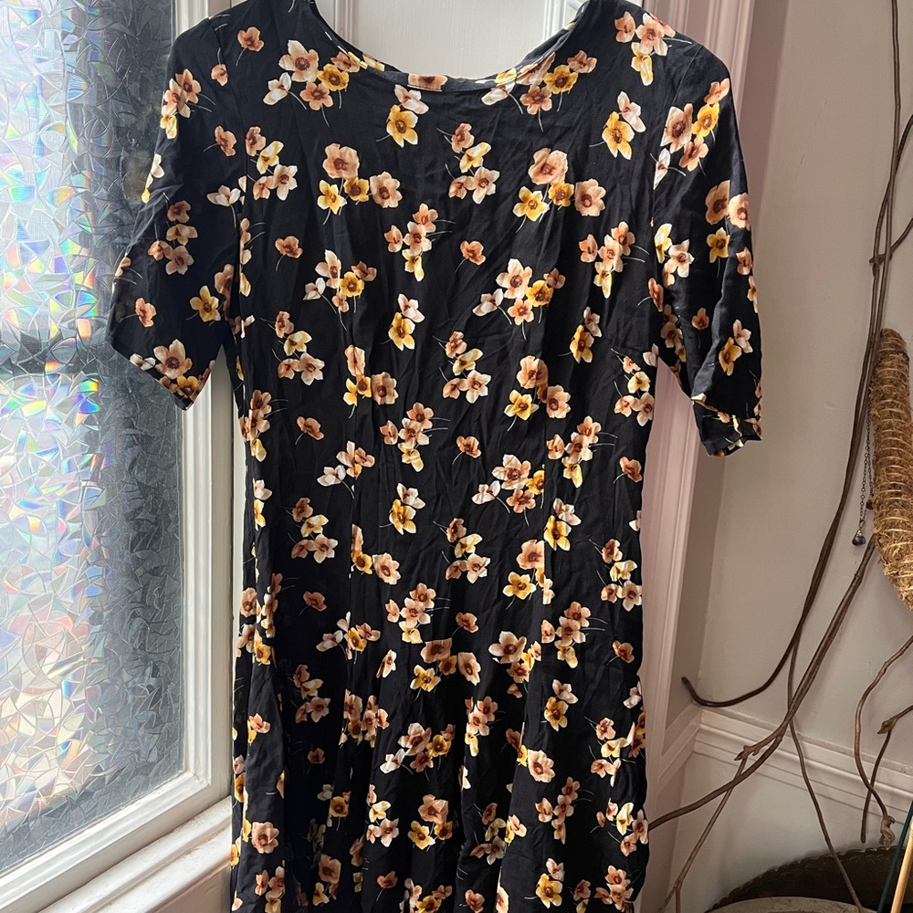 Black Floral Short-Sleeve Women's Dress